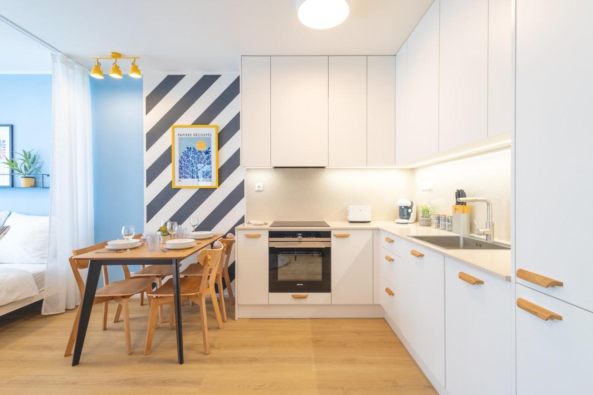 Yellow Apartment - Balcony, Free Parking, By Gravity Prague Praga Exterior foto