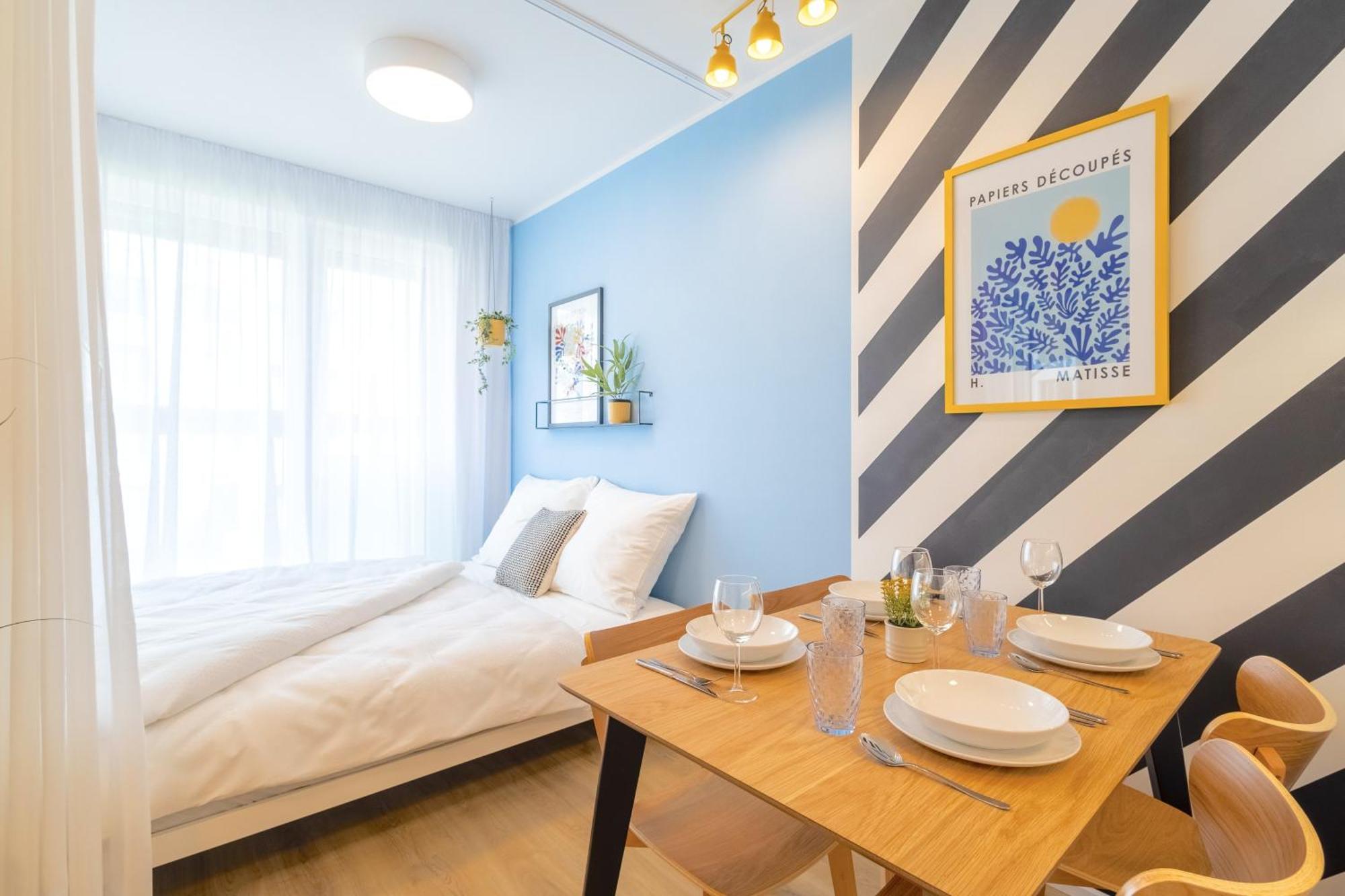 Yellow Apartment - Balcony, Free Parking, By Gravity Prague Praga Exterior foto